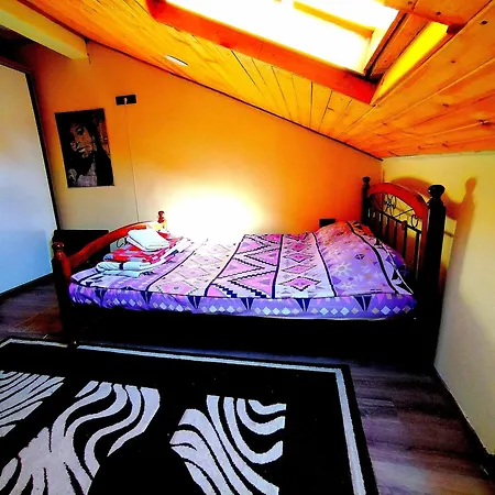 Centre Suits 2 אכסניה