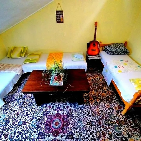 אכסניה Centre Suits 2 וארנה